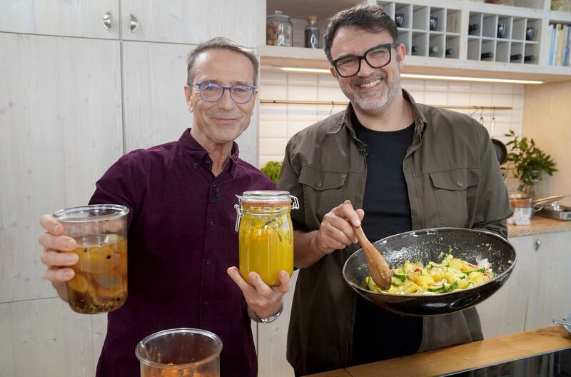 Dr. Matthias Riedl und Tarik Rose. – Bild: NDR/​Florian Kruck