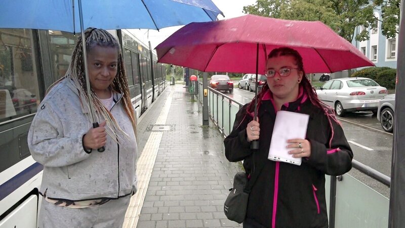 Leann will eine Wohnung besichtigen und nimmt Mama Jannie mit – Bild: RTLZWEI