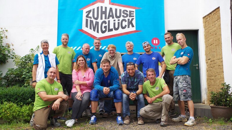 Auf das Zuhause im Glück-Team wartet eine grosse Herausforderung – Bild: RTL II