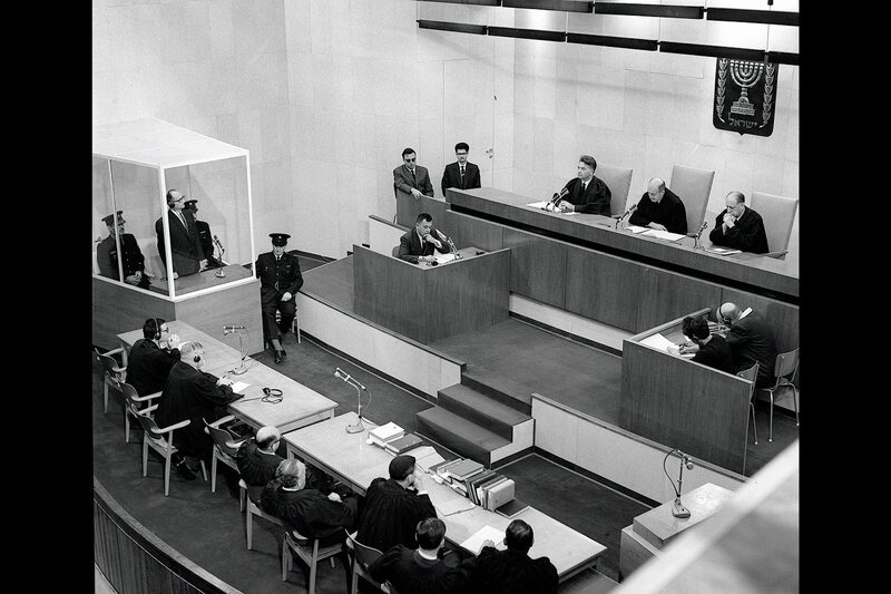 Gerichtssaal von Eichmanns Prozess. – Bild: ORF