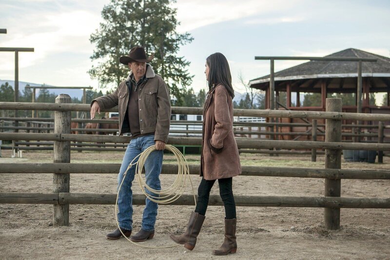 John Dutton (Kevin Costner) und Monica Dutton (Kelsey Asbille) – Bild: Paramount Television