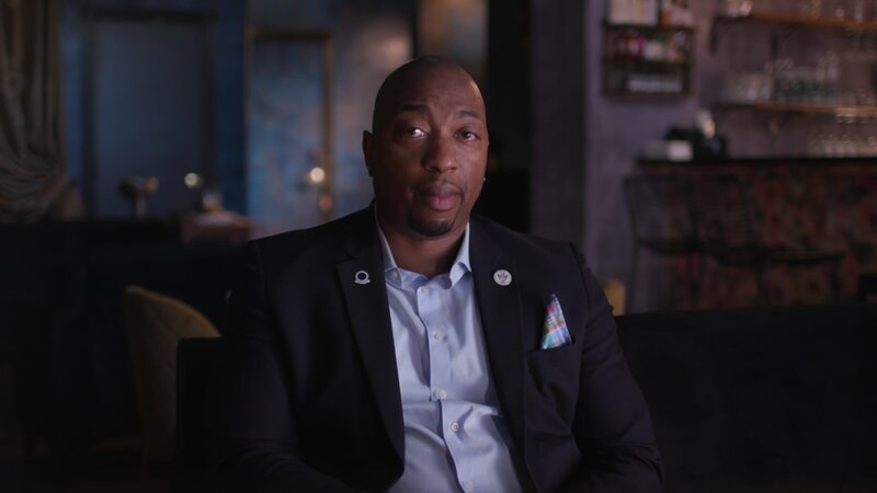 Sit down interview with Tyrone Dennis in a suit – Bild: TLC (DEUT)