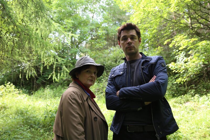 ITV STUDIOS PRESENTS VERA FILM 1 Pictured: BRENDA BLETHYN as DCI Vera Stanhope and KENNY DOUGHTY as DS Aiden Healy. – Bild: ITV Studios Limited