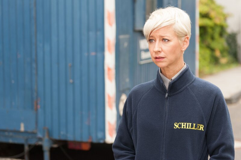 Als Ute (Isabell Hertel) erneut einen Schritt auf Henning zu gehen will, muss sie erkennen, dass dieser noch längst nicht bereit für eine Versöhnung ist … – Bild: RTL