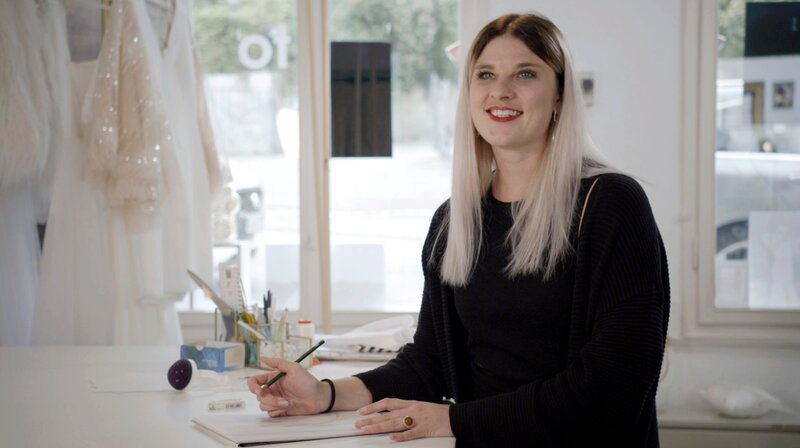 Svea Pannewitz – Brautkleidschneiderin. – Bild: SWR /​ Eikon Media GmbH /​ Steffen Bohnert