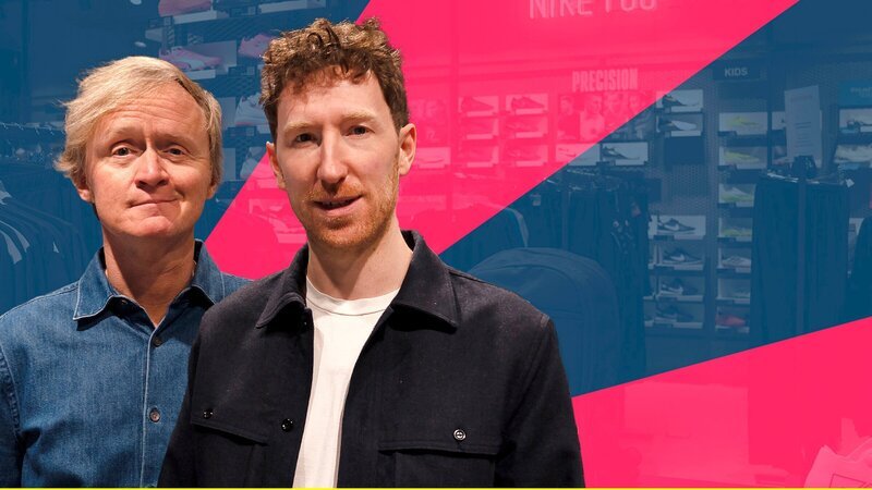 Pierre M. Krause und Louis Klamroth – ein Traumpaar der deutschen Talkshow-Landschaft? In dieser besonderen Ausgabe treffen die beiden Wortgewaltigen aufeinander. Beim großen Kurzstrecken-Faktencheck wird es garantiert nicht langweilig. Zwischen scharfem Witz und tiefgründigen Diskussionen ist für jeden etwas dabei. Freuen Sie sich auf ein spannendes Duell der Meinungen und ein Wiedersehen mit zwei der beliebtesten TV-Gesichter. – Bild: 3sat