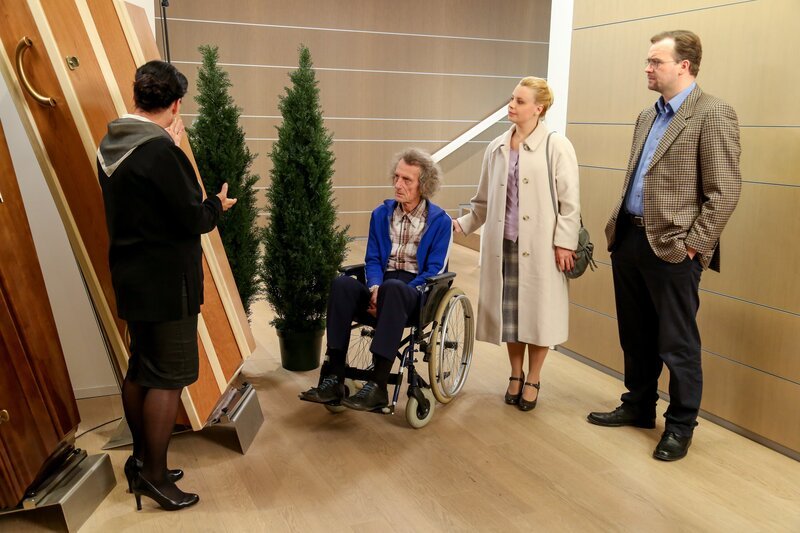 Franziska Grinzinger, Thomas Stipsits, Katharina Straßer. – Bild: ORF 1