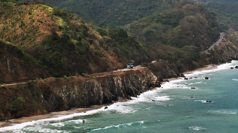 Strasse an der Küste – Bild: SRF/​Autentic