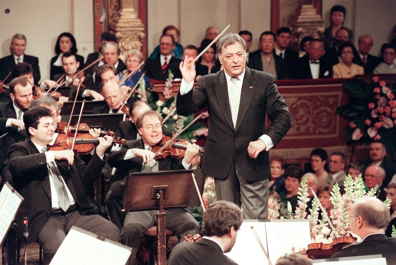  Zubin Mehta, Neujahrskonzert 1998. – Bild: ORF/​Ali Schafler