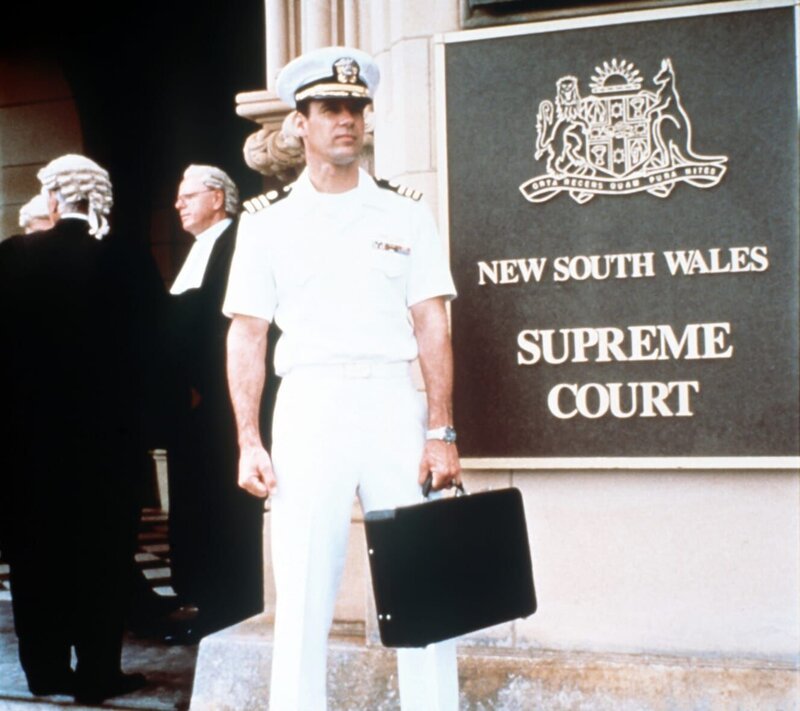 Harm Rabb (David James Elliott) vor dem Königlichen Gericht in Sydney. – Bild: AUS9 /​ Austria9
