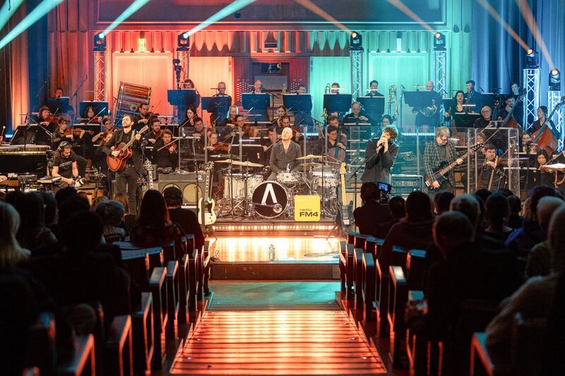 Pollard Berrier, Lisa Mottram und Darius Keeler mit dem ORF Radio-Symphonieorchester Wien unter der Leitung von Gottfried Rabl. – Bild: ORF/​RadioKulturhaus/​Patrick Münnich