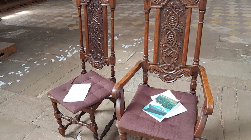 Altarplätze für Ja-Sager – Bild: ZDF und mdr/​werkblende.