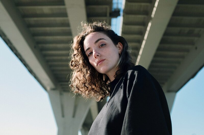 Immer mehr junge Menschen leiden unter Einsamkeit. – Bild: Cottonbro Studio/​Pexels