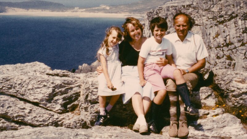 Das Familiengeheimnis um den Vater von Regisseurin Uli Decker kam erst nach dessen Tod ans Licht. – Bild: Privatarchiv Familie Decker /​ ZDF