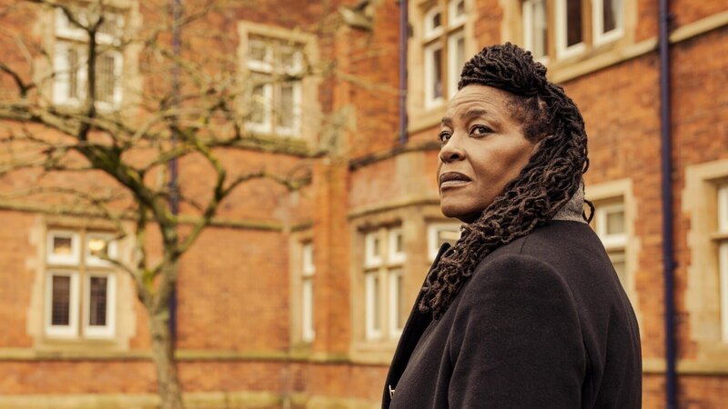 Sharon D. Clarke als DCI Ellis – Bild: TVDB