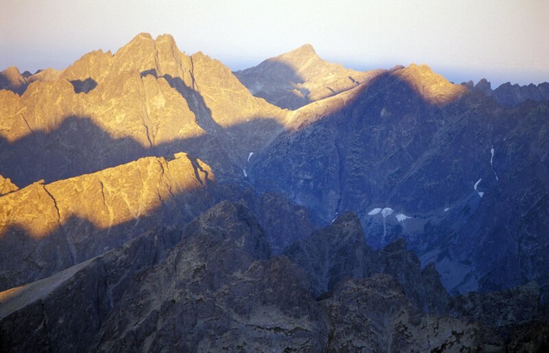 Universum: „Zauberberge“, „Die Wildnis der Hohen Tatra.“ Im Herzen Europas liegt eine wilde Gebirgslandschaft: die Hohe Tatra. Wie ein gut geh