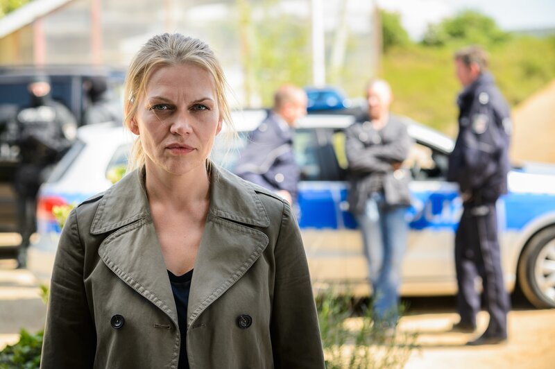 LKA-Kommissarin Helen Dorn (Anna Loos) ermittelt im Spannungsfeld von Recht und Moral, vermeintlichen Tätern und Opfern. – Bild: ZDF/​Willi Weber