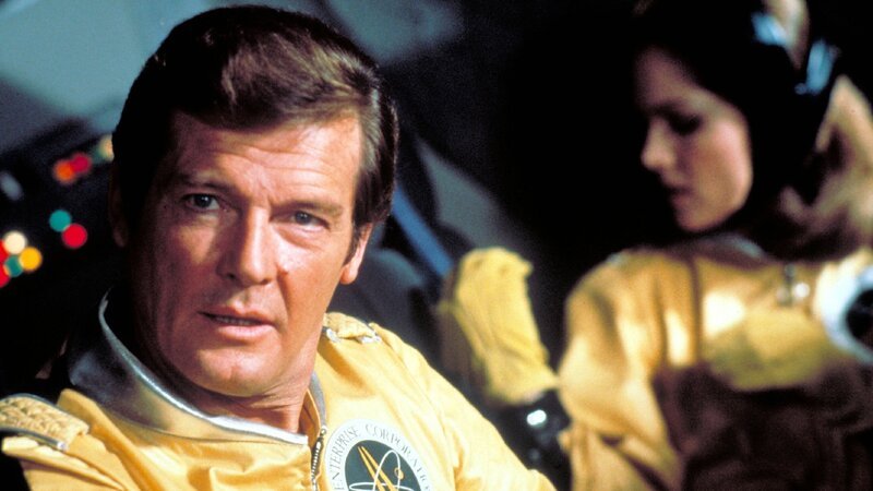 James Bond (Roger Moore), Holly Goodhead (Lois Chiles). – Bild: Mediengruppe RTL