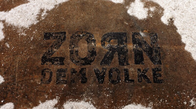 Zorn dem Volke. – Bild: MDR/Jonas Schneider Zorn dem Volke. – Bild: MDR/Jonas Schneider