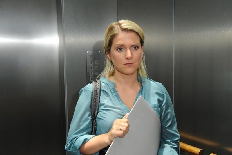 Wird Tom irgendwann zu seinen Gefühlen zu Anna (Jeanette Biedermann) stehen? – Bild: SAT.1 /​ Claudius Pflug