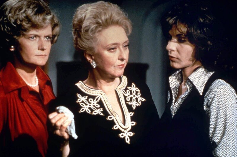 (v.l.n.r.) Ruth Lytton (Joyce Van Patten); Phyllis Lytton Brandt (Celeste Holm); Janie Brandt (Jeannie Berlin) – Bild: Universal /​ Marlyse Press Photo/​MPP