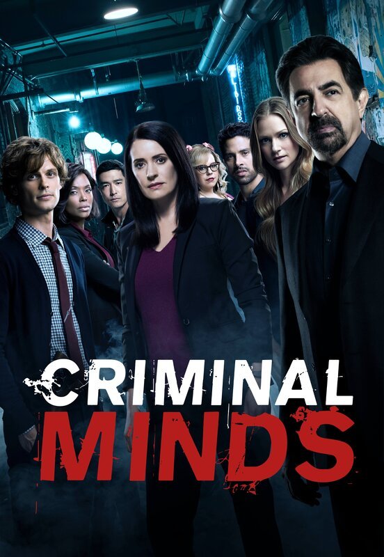 (13. Staffel) – Ein starkes Team, das jeden Serientäter zur Strecke bringt: Dr. Spencer Reid (Matthew Gray Gubler, l.), David Rossi (Joe Mantegna, r.), Jennifer ‚JJ‘ Jareau (AJ Cook, 2.v.r.), Penelope Garcia (Kirsten Vangsness, 4.v.r.), Dr. Tara Lewis (Aisha Tyler, 2.v.l.), Luke Alvez (Adam Rodriguez, 3.v.r.), Emily Prentiss (Paget Brewster, 4.v.r.) und Matt Simmons (Daniel Henney, 3.v.r.) – Bild: 13TH STREET