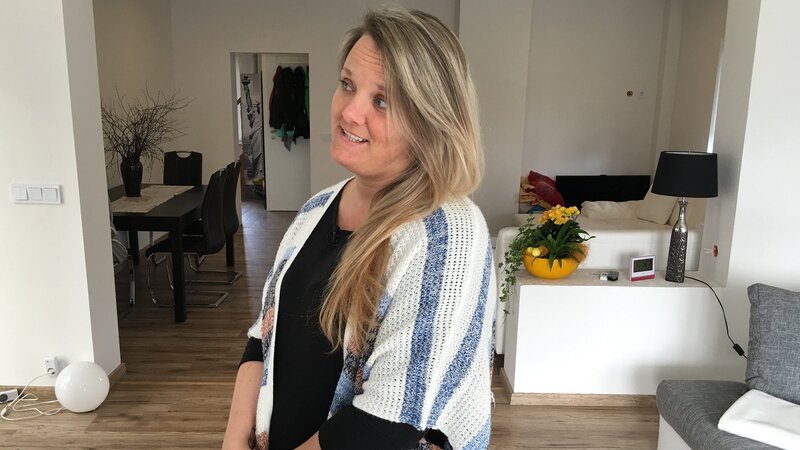 Nordöstlich von Berlin hat sich Franziska (28) mit ihrer Familie niedergelassen. – Bild: RTL II