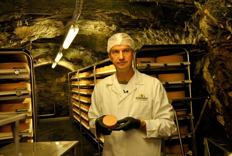 Alexander Luttenberger - Käsesomelier im Arzbergstollen. – Bild: ORF /​ Ranfilm