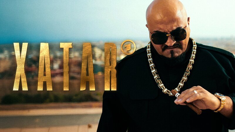 Das Cover zur Doku-Serie „XATAR – Ein Leben ist nicht genug“. – Bild: NDR/​Farvah Heidari