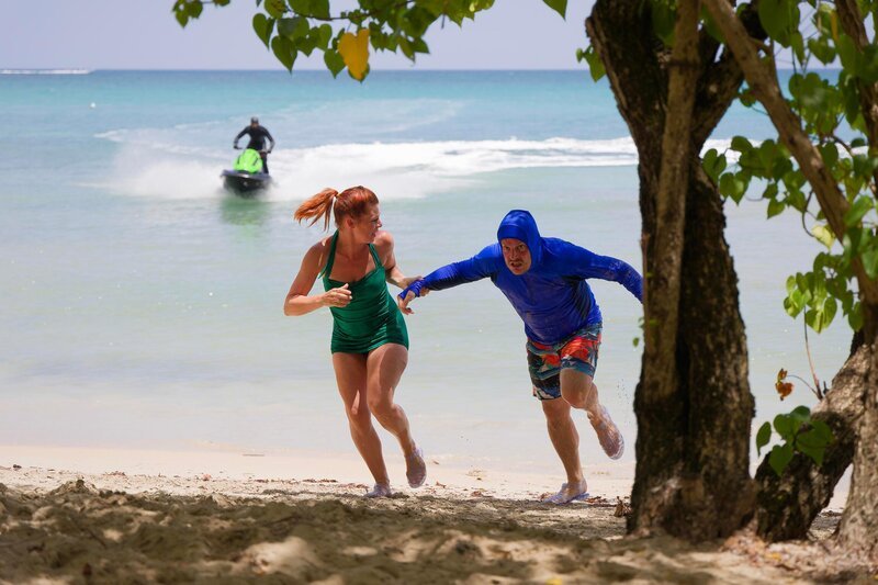 Mathilde Dorian (Amandine Chauveau, l.); Philippe Dorian (Valentin Papoudof, r.) – Bild: Steavy Marie-Angélique – FTV – Fedent