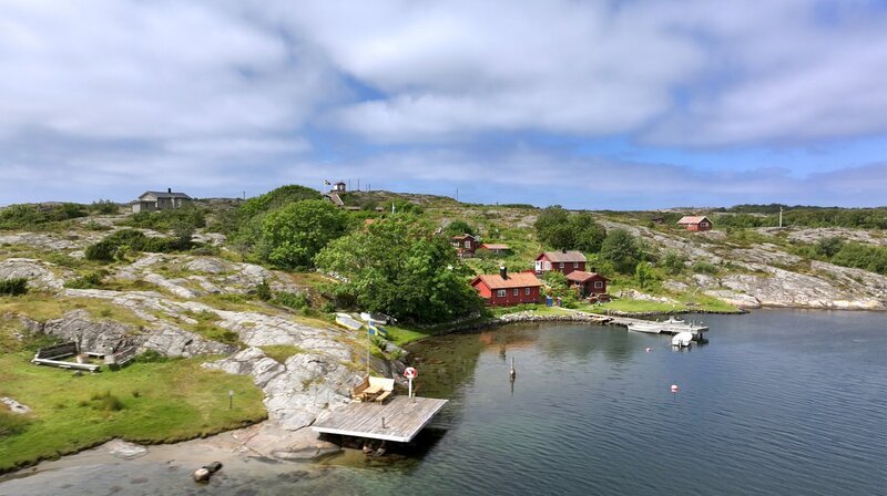Schweden wie aus dem Bilderbuch: Die Region Halland, südlich von Göteborg, ist in Skandinavien bekannt als „Schwedische Riviera“. – Bild: NDR/​Julian Ringer