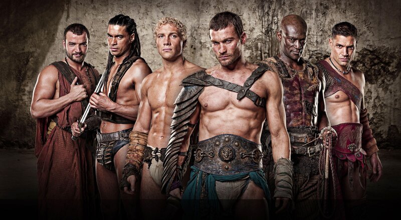 v.li. Ashur (Nick E. Tarabay), Barca (Antonio Te Maioha), Varro (Jai Courtney), Spartacus (Andy Whitfield), Oenonaus (Peter Mensah), Crixus (Manu Bennett) – Bild: RTL