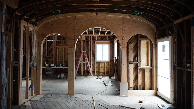Partial progress view of the living room area of the home in the Hollywood Hills restored by Alison Victoria on Windy City Rehab. – Bild: HGTV