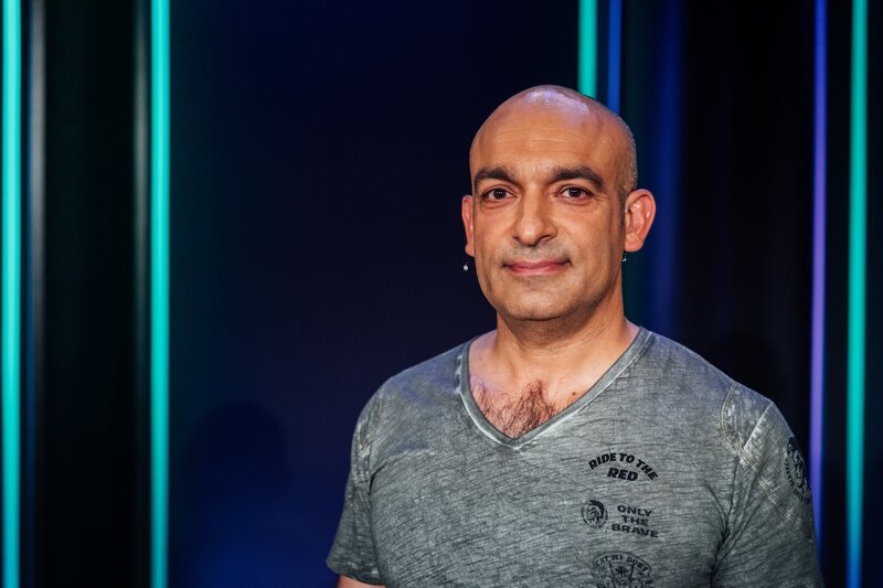 Kabarettist Django Asül. – Bild: BR/​Max Hofstetter