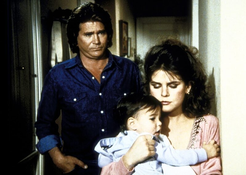In dem Heim für junge Mütter lernen Frauen, mit ihrer Rolle als verantwortungsbewusste Mütter fertig zu werden. Andrea liebt ihr Kind über alles, obwohl sie seinen Vater zutiefst verachtet. Jonathan (Michael Landon, l.) versteht das. – Bild: Worldvision Enterprises, Inc.