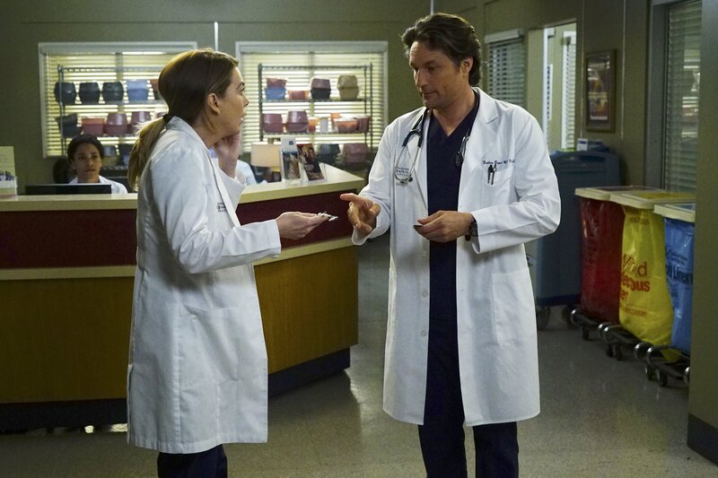In ihrer Beziehung wollen Meredith (Ellen Pompeo, l.) und Nathan (Martin Henderson, r.) gerne weitervorankommen, doch Meredith hat Probleme Nathan ihren Kindern vorzustellen … – Bild: 2017 American Broadcasting Companies, Inc. All rights reserved. /​ Richard Cartwright Lizenzbild frei