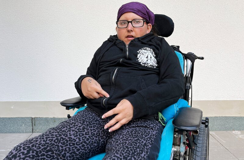 Malerin Leonie Coutandin. – Bild: HR/​Uli Pförtner
