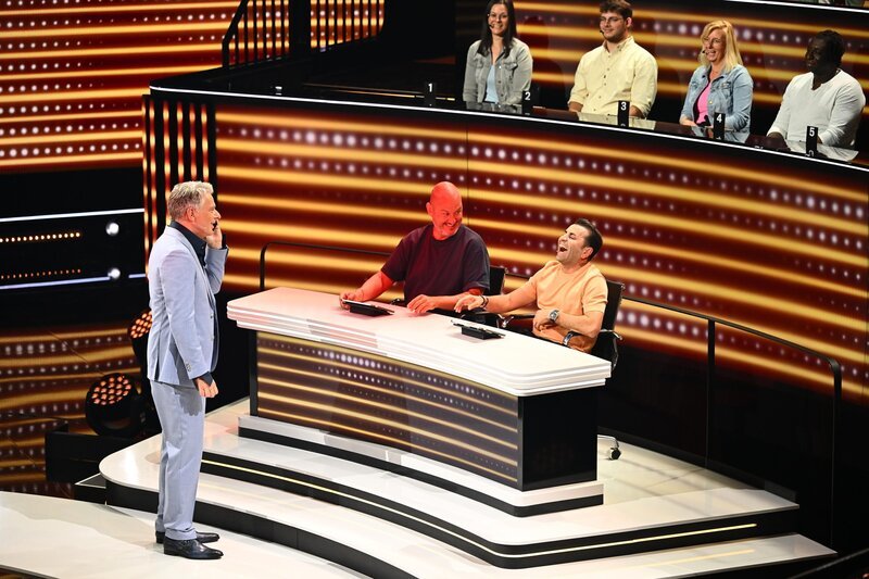 (v.l.n.r.) Jörg Pilawa; Frank Rosin; Ali Güngörmüs – Bild: Joyn /​ Willi Weber