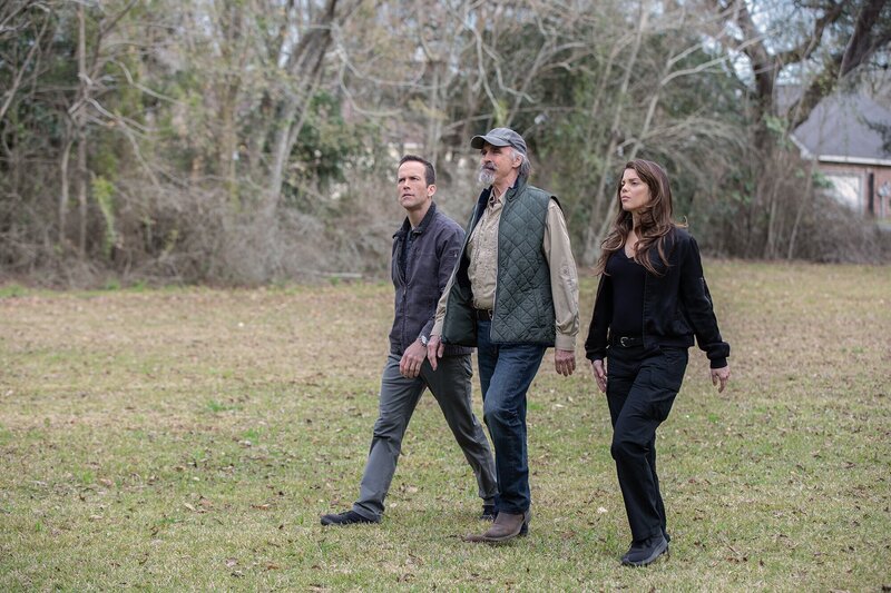 (v.l.n.r.) Special Agent Christopher LaSalle (Lucas Black); Conroy (Jeff Fahey); FBI Special Agent Tammy Gregorio (Vanessa Ferlito) – Bild: CBS Broadcasting, Inc.