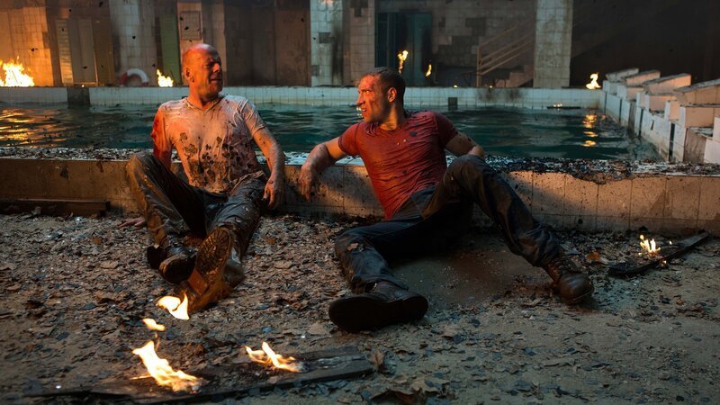 Der New Yorker Ex-Polizist John McClane (Bruce Willis) reist nach Moskau um seinem Sohn Jack (Jai Courtney) zu helfen. Gemeinsam geraten sie in einen gefährlichen Konflikt. – Bild: TM & Twentieth Century Fox Film Corporation. All Rights Reserved. Not for sale or duplication.