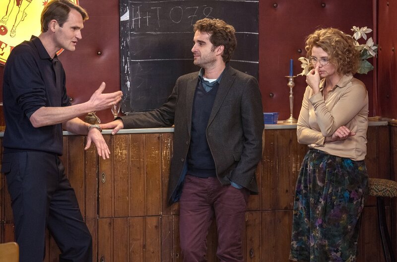 v.l.n.r.: Sven (Fabian Hinrichs), Thorsten (Oliver Wnuk) und Gesa (Annette Frier) – Bild: WDR/​Wolfgang Ennenbach