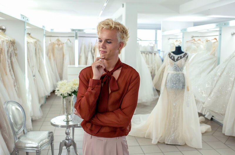 Internetstar Mick Kobalt (Noah Kraus) hat viele Fans – aber leider auch Hater. – Bild: ORF/​ONE GATE/​ARD/​Thorsten Jander