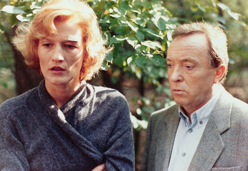 Sophie Fischer (Suzanne von Borsody), Kommissar Ehrlicher (Peter Sodann). – Bild: MDR