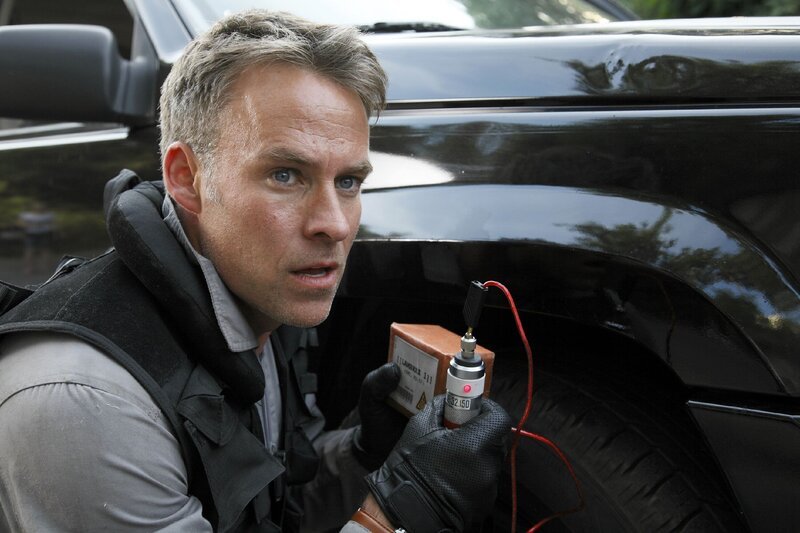 Als Marc (Marco Girnth) als Polizeispitzel enttarnt wird, schwebt er in Lebensgefahr … – Bild: RTL Crime