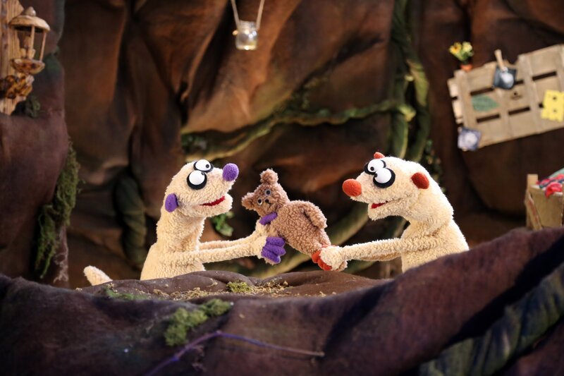 Auch die Erdmännchen Jan & Henry geraten mal in einen kleinen Streit. – Bild: NDR/​RBB/​bigSmile Entertainment GmbH