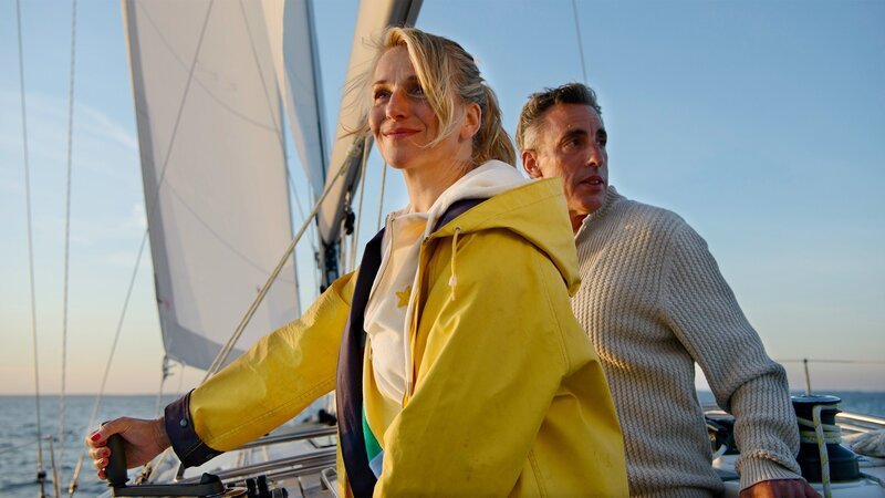 Nora Kaminski auf Segeltörn mit einem Freund: Tanja Wedhorn als Nora Kaminski, Alexander Schubert als Olaf Hummel – Bild: SRF/​ARD Degeto Film/​Arnim Thomaß