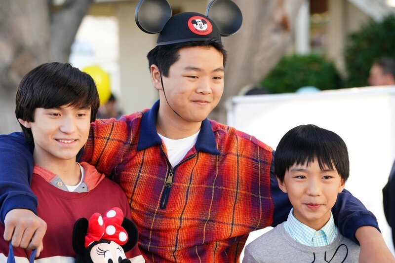 (v.l.n.r.) Emery Huang (Forrest Wheeler); Eddie Huang (Hudson Yang); Evan Huang (Ian Chen) – Bild: American Broadcasting Companies. /​ Christopher Willard
