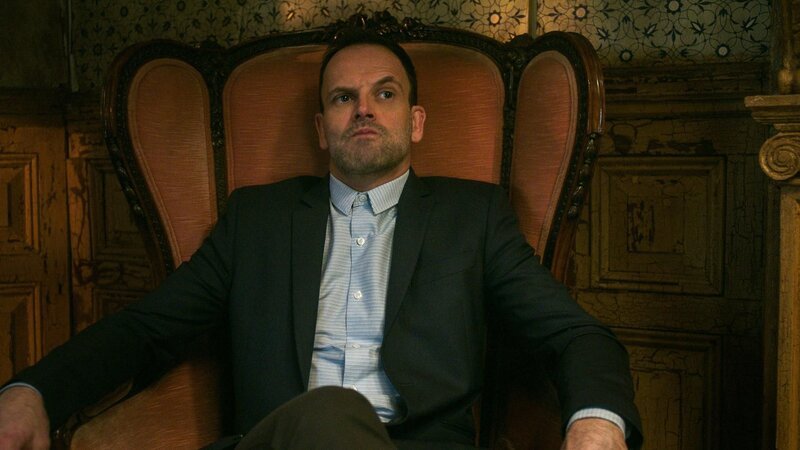 Sherlock Holmes (Jonny Lee Miller) – Bild: CBS Broadcasting, Inc. All Rights Reserved