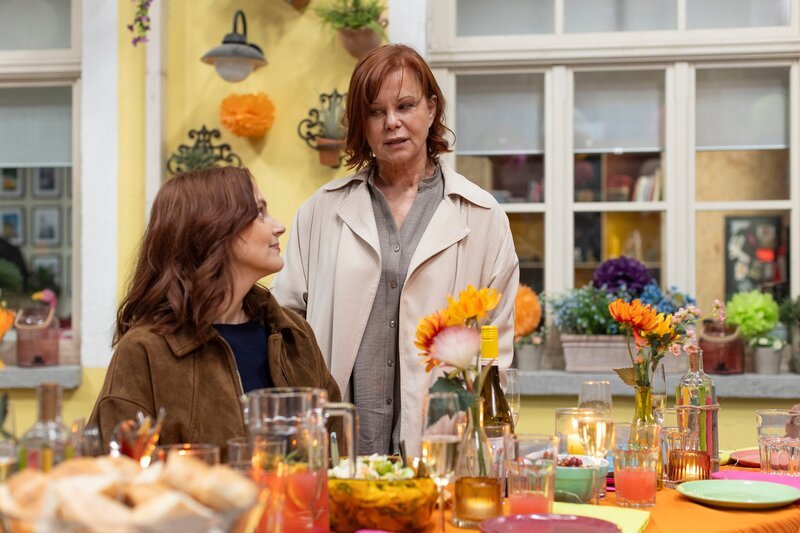 Anna (Marie Zielcke, l.) und Irene (Petra Blossey). – Bild: RTL