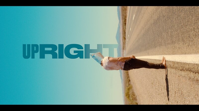 Upright – Achtteilige Road-Serie Upright â€“ Lucky Flynn (Tim Minchin) – Bild: WDR/​2019 Lingo Pictures Pty Ltd/​ /​ WDR Kommunikation/​Redaktion Bild